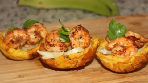 Bouchées de banane plantain crevette oignon blanc